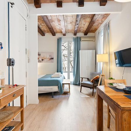 Lodging Apartments Beach Studio P1 Барселона Экстерьер фото
