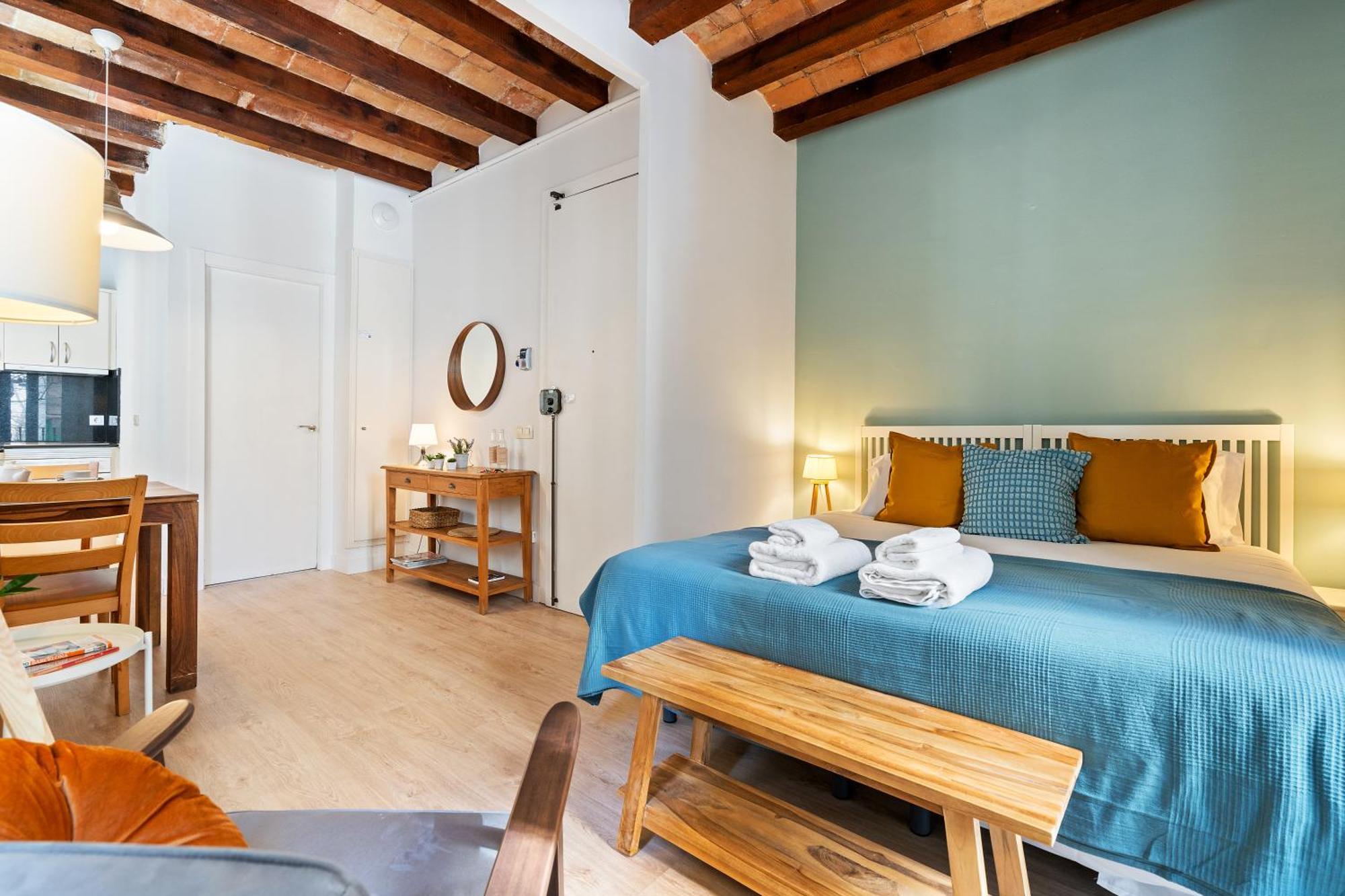 Lodging Apartments Beach Studio P1 Барселона Экстерьер фото